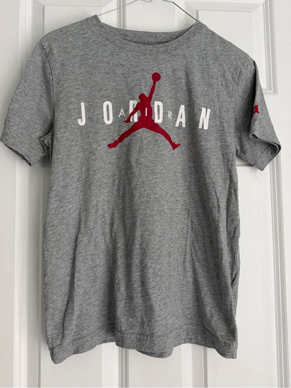 Nike Kids Air Jordan Gray Short Sleeve T-Shirt Graphic Logo Size Large 12-13